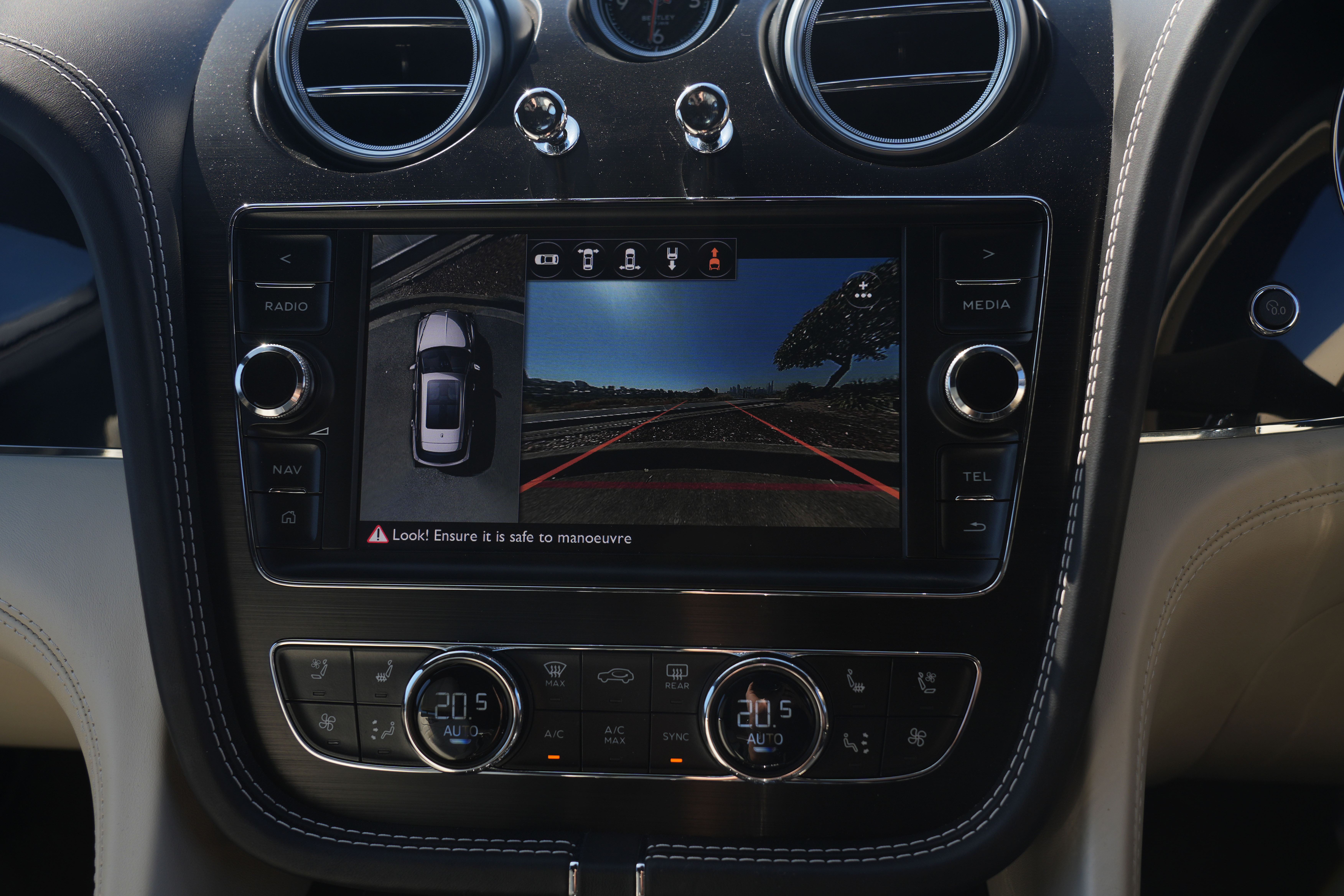 2017 Bentley Bentayga W12 SUV Image 13
