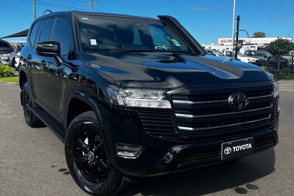 2025 Toyota LandCruiser FJA300R GX 'DARK KNIGHT' SUV Image 3