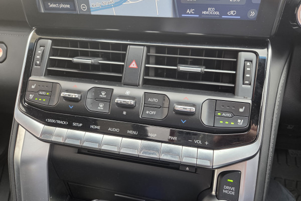 2024 Toyota LandCruiser FJA300R VX SUV Image 29