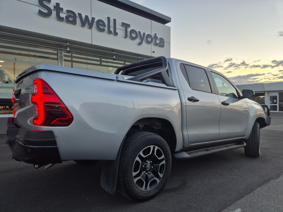 2024 Toyota HiLux GUN126R SR5 48V Ute Image 15
