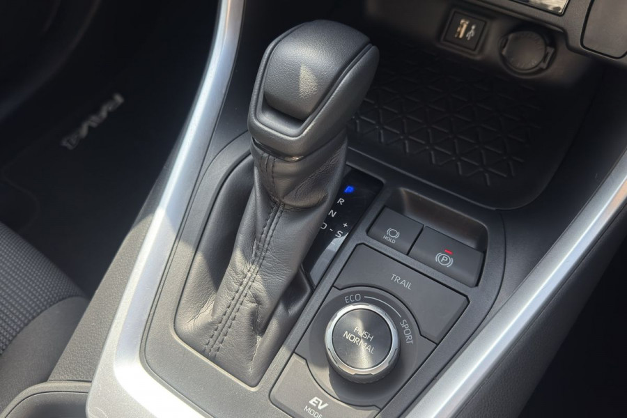 2025 Toyota RAV4 AXAH54R GX SUV Image 11