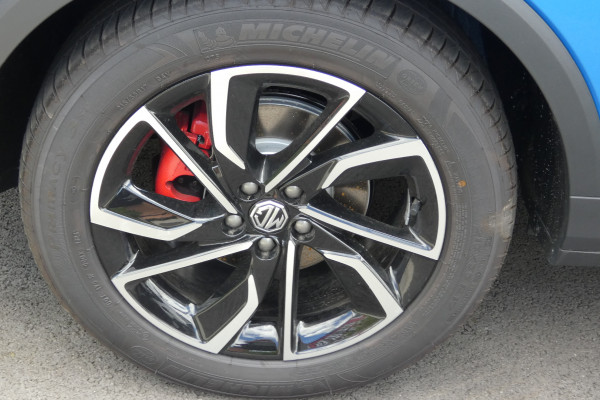 2024 MG ZST S13 ESSENCE SUV