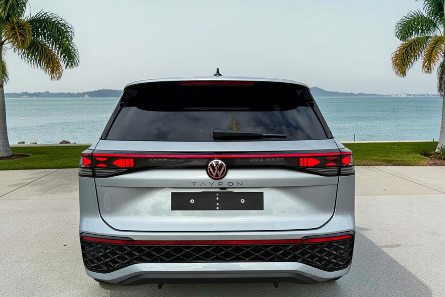 2025 MY26 Volkswagen Tayron R4 195TSI R-Line SUV Image 8