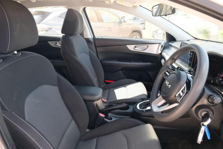 2023 Kia Cerato BD S Hatch Image 15