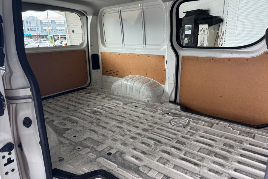 2021 Toyota HiAce GDH300R  Crew Van Image 14