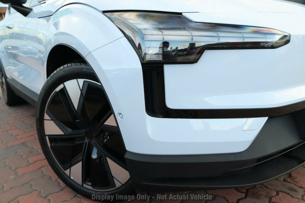 2024 Volvo EX30  Single Motor Extended Range Ultra SUV Image 2