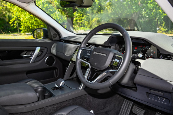 2024 MY25 Land Rover Discovery Sport L550 P200 S SUV image 12