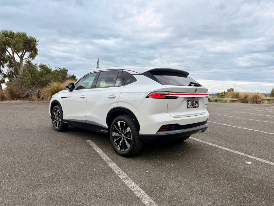 2025 MG HS AS33H Essence Hybrid+ SUV Image 5