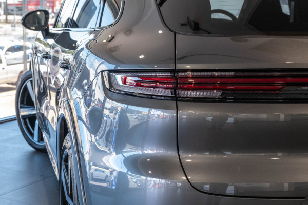 2024 MY25 Porsche Cayenne Turbo E-Hybrid SUV