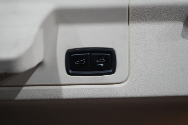 2015 Porsche Panamera Coupe image 29