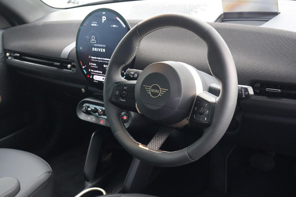 2026 MINI Cooper J01 SE Favoured Hatch