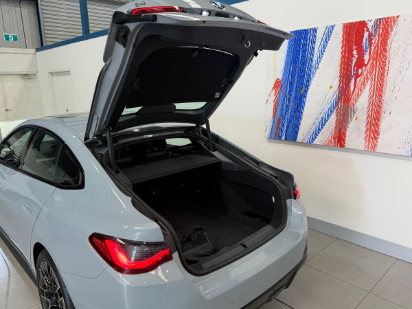 2026 MY25 BMW i4 G26 eDrive35 Hatch image 8