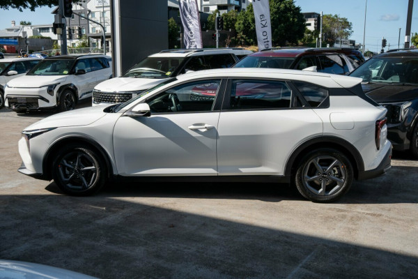 2026 Kia K4 CL4m S Hatch Image 4