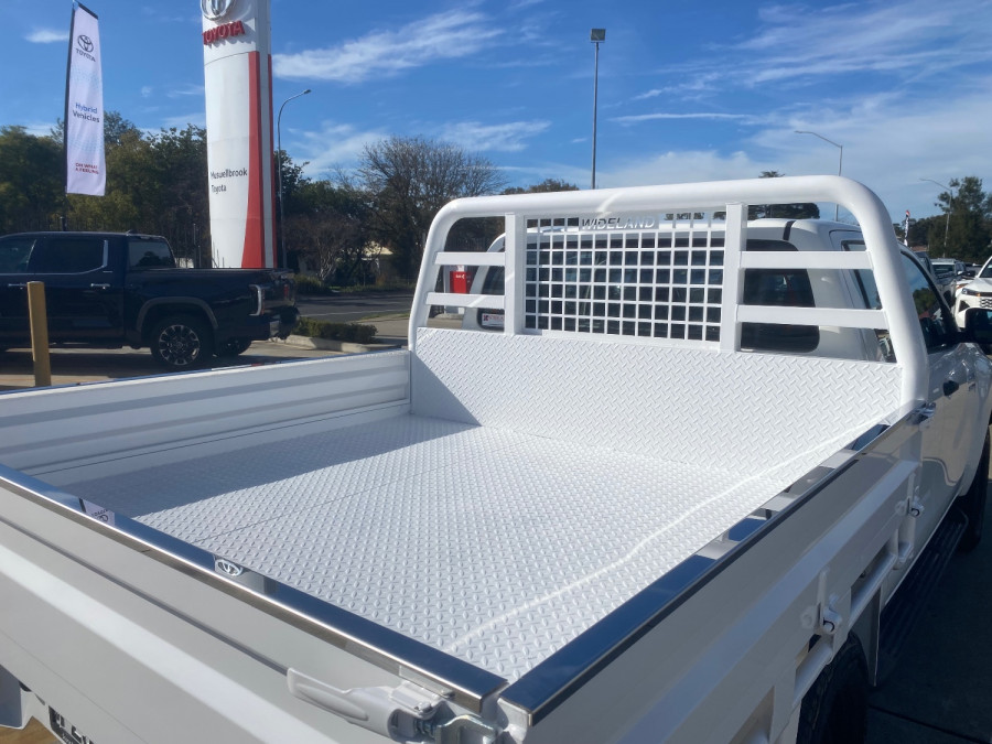 2018 Toyota HiLux  SR Double Cab Pick Up Image 19