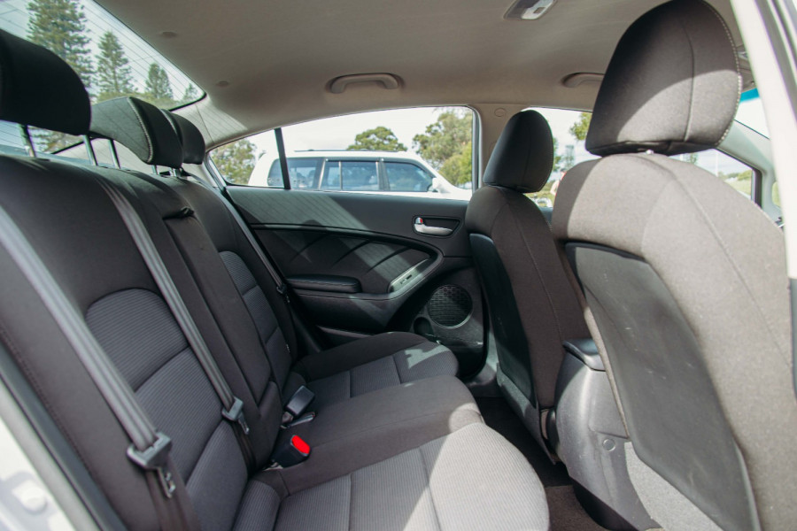 2016 MY17 Kia Cerato YD S Hatch Image 22