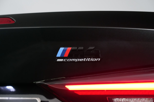 2022 BMW M4 Competition Convertible Image 23