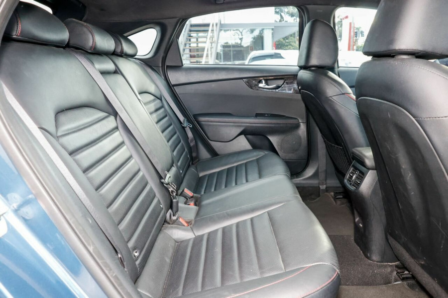 2022 MY23 Kia Cerato BD GT Hatch Image 7