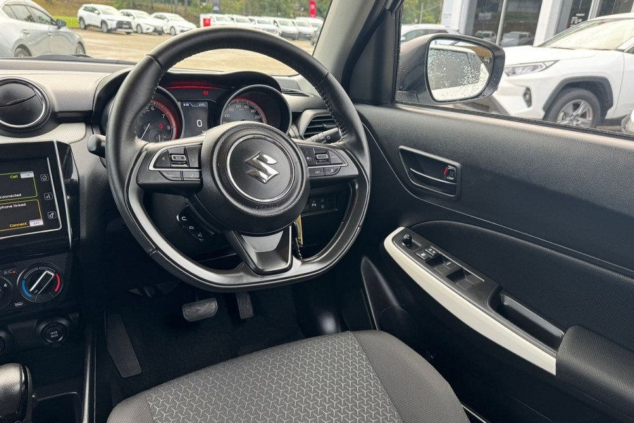 2023 Suzuki Swift AZ Series II GL Hatch Image 6
