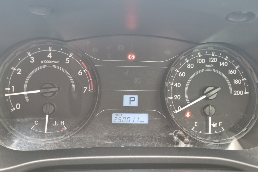 2018 Toyota HiLux TGN121R WorkMate Cab Chassis Image 10