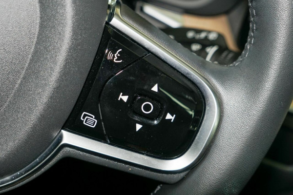 2025 MY26 Volvo XC60 UZ Ultra B5 Dark SUV Image 14