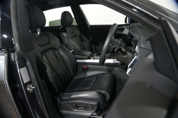 2024 Audi Q8 F1 60 TFSI e S Line SUV Image 32