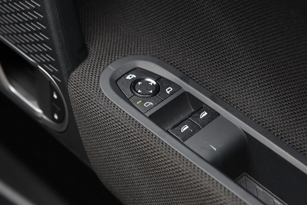 2026 MINI Cooper J01 SE Favoured Hatch image 17