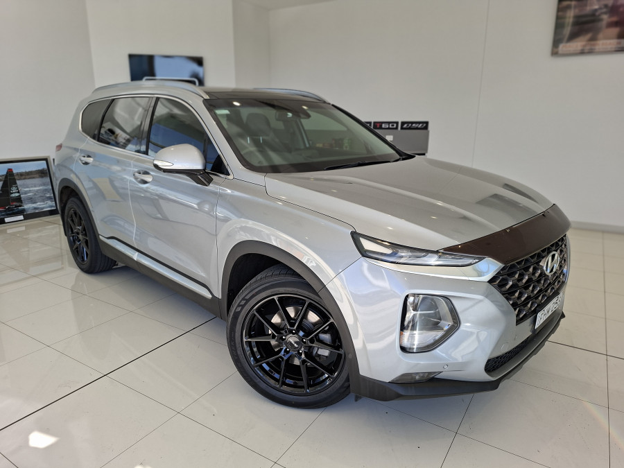 2018 Hyundai Santa Fe DM5 Series II Highlander SUV Image 1