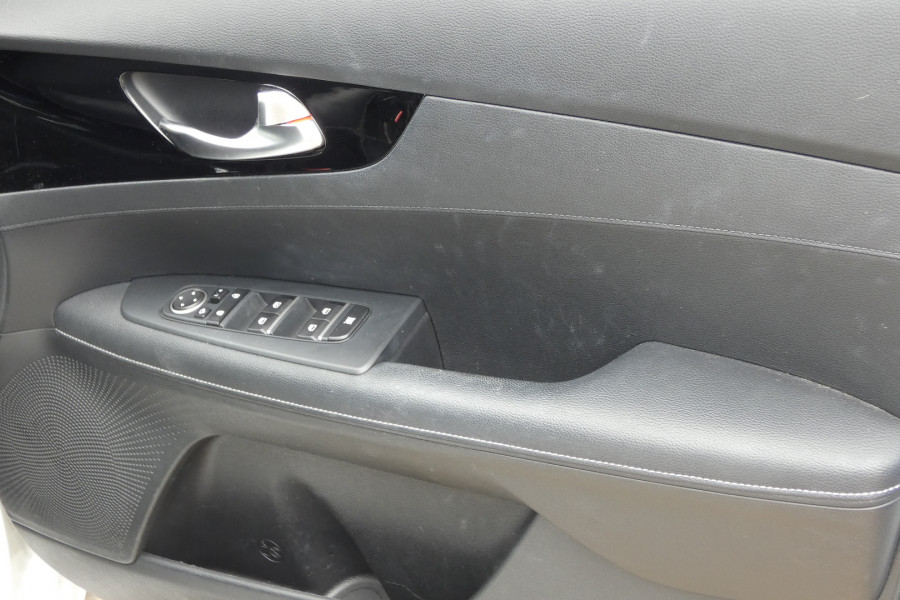 2020 MY21 Kia Cerato BD MY21 SPORT NAV Hatch Image 17