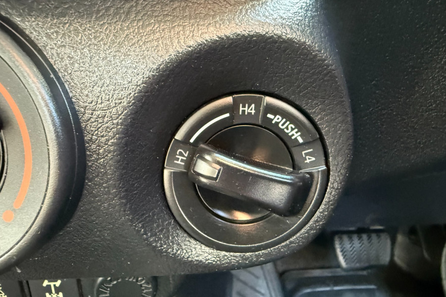 2018 Toyota HiLux GUN126R SR Cab Chassis Image 16