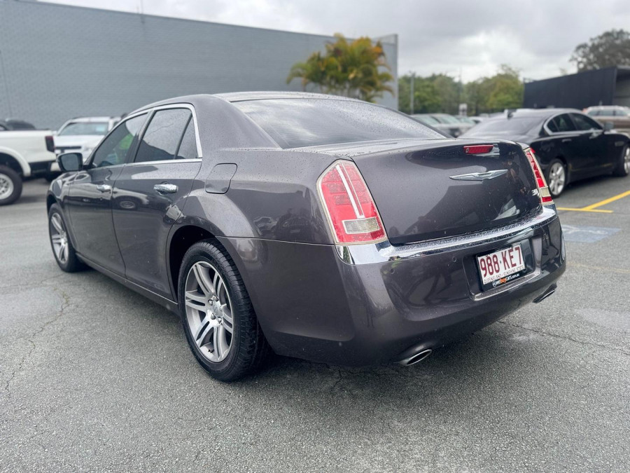 2015 MY14 Chrysler 300 LX C Sedan Image 10