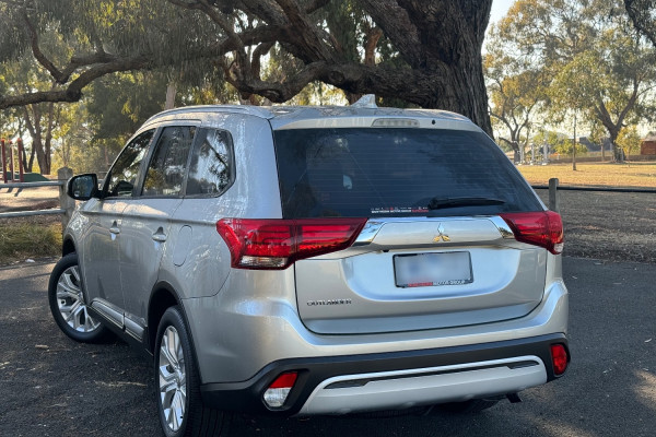 2020 Mitsubishi Outlander ZL ES Wagon