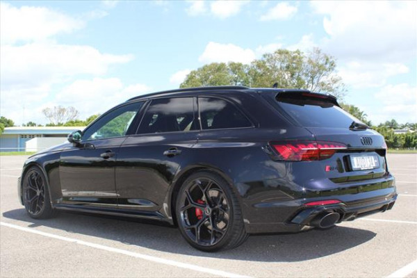 2024 Audi RS 4  Wagon Image 5