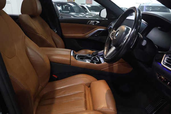 2021 BMW X6 G06 M50i SUV image 12