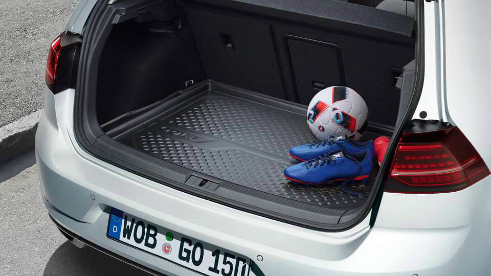 Luggage compartment tray Image