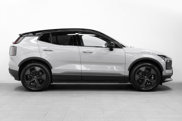 2026 Volvo EX30 Cross Country  Ultra Twin Motor Performance SUV Image 3