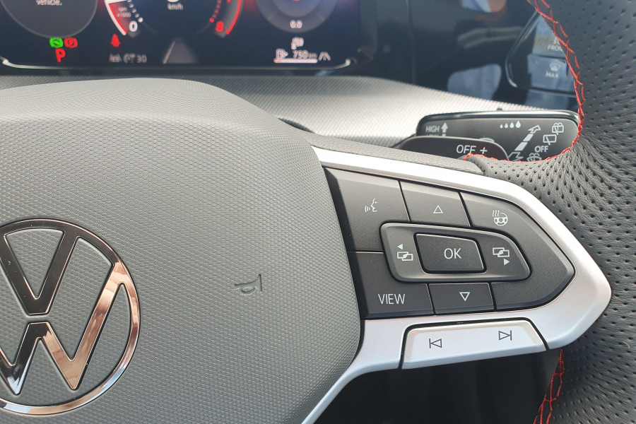 2025 Volkswagen Golf 8 GTI Hatch Image 24