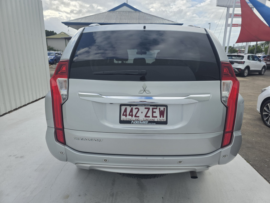 2019 Mitsubishi Pajero Sport QE GLX SUV Image 6