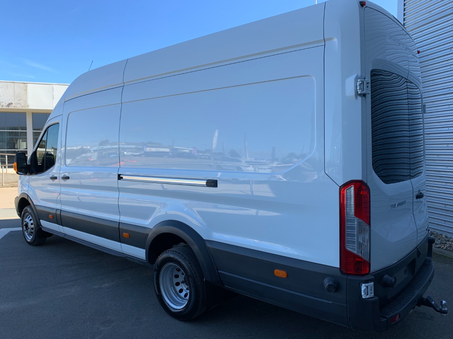 2018 MY17.75 Ford Transit Cab Chassis Image 8