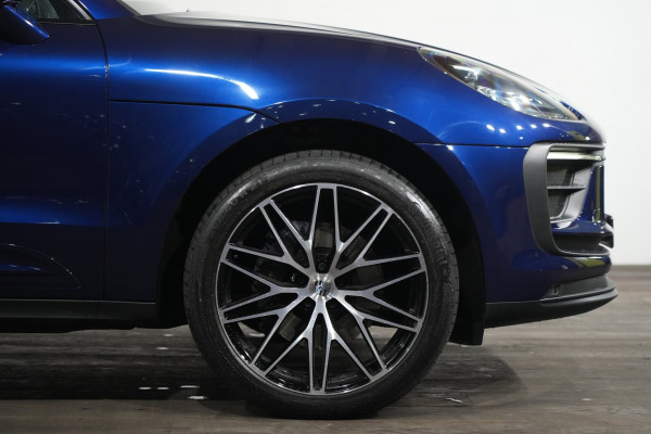 2022 Porsche Macan SUV Image 5