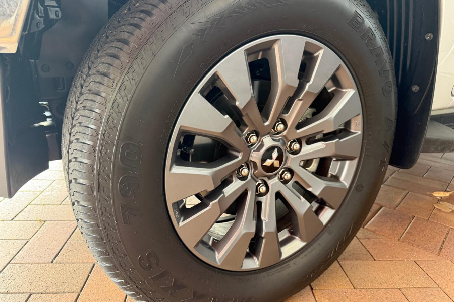 2024 Mitsubishi Triton MV GLS Ute Image 11