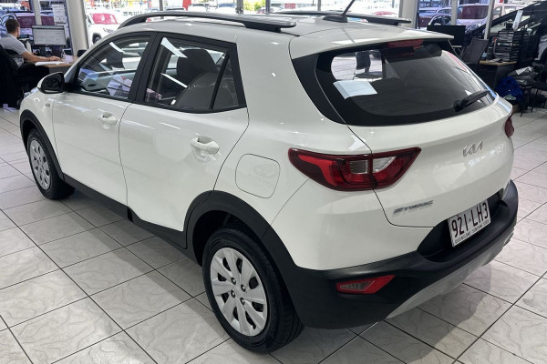 2022 Kia Stonic H8W5K461FBB972 s SUV Image 5