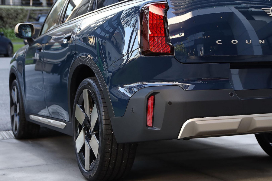 2026 MINI Countryman U25 S Favoured SUV