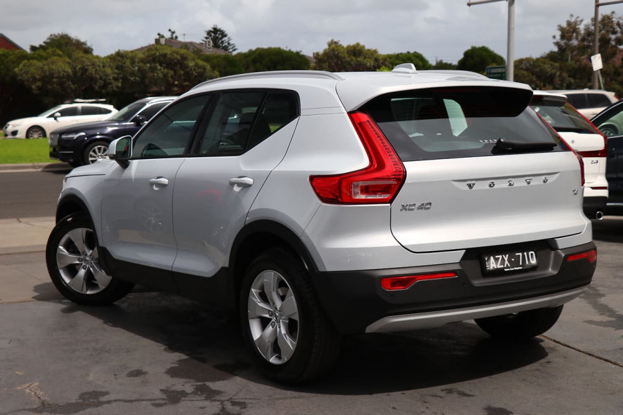 2020 Volvo XC40 XZ T4 Momentum Suv
