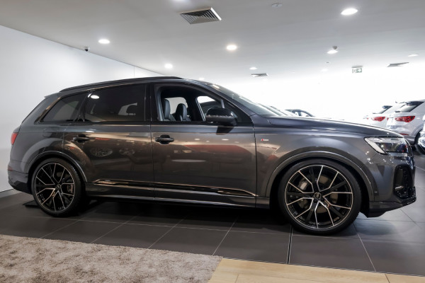 2025 MY26 Audi Q7 4M TDI 210kW S line SUV image 3