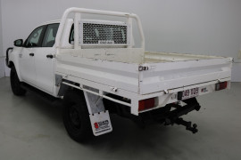 2017 Toyota HiLux GUN126R SR Cab chassis