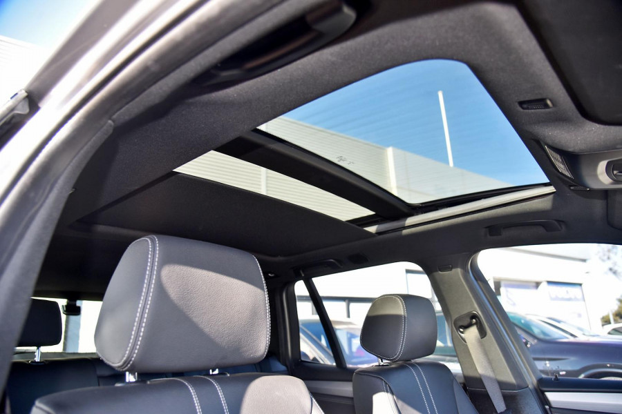 2016 BMW X3 F25 LCI 20 xDrive SUV Image 19