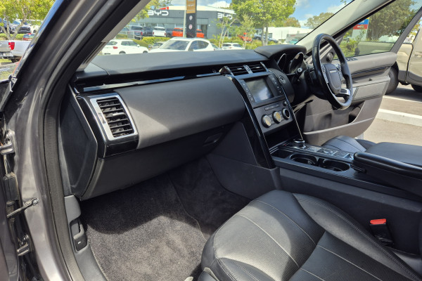 2017 Land Rover Discovery Series 5 SE SUV Image 22