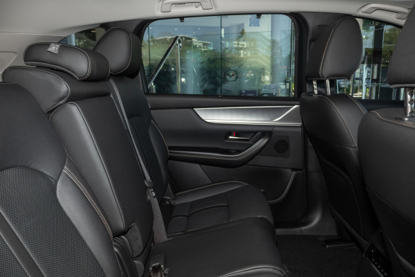 2026 MY25 Mazda CX-70 KJ G50e GT SUV Image 9