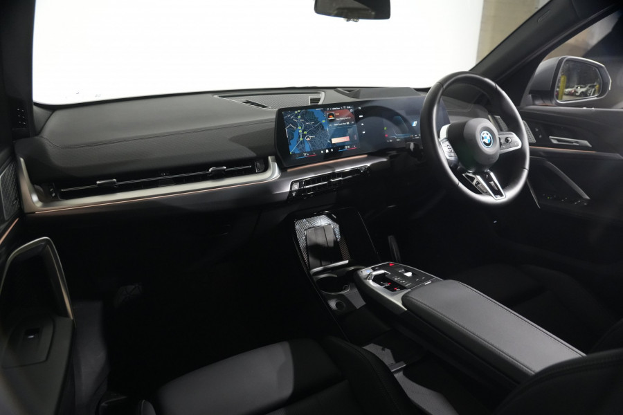 2025 BMW iX2 xDrive30 M Sport SUV Image 11