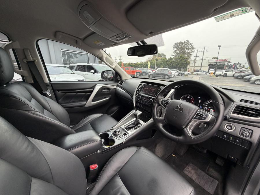 2019 Mitsubishi Pajero Sport QE Black Edition SUV Image 15